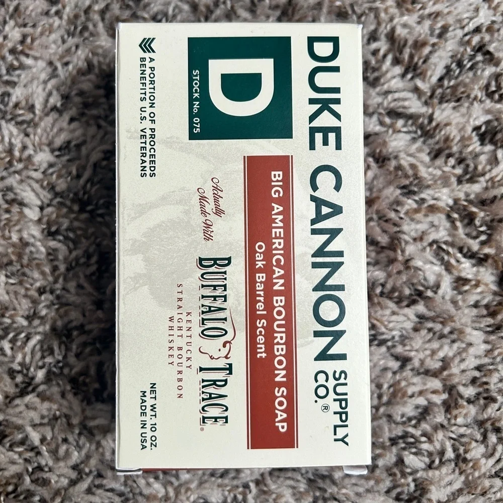 Duke Cannon Supply Co. Big American Bourbon Soap – Oak Barrel Scent (10 oz)